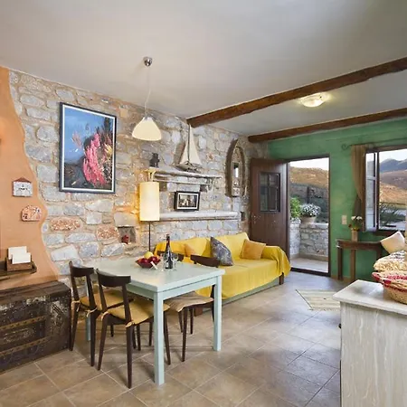 Elixirion 4* Karavostásion